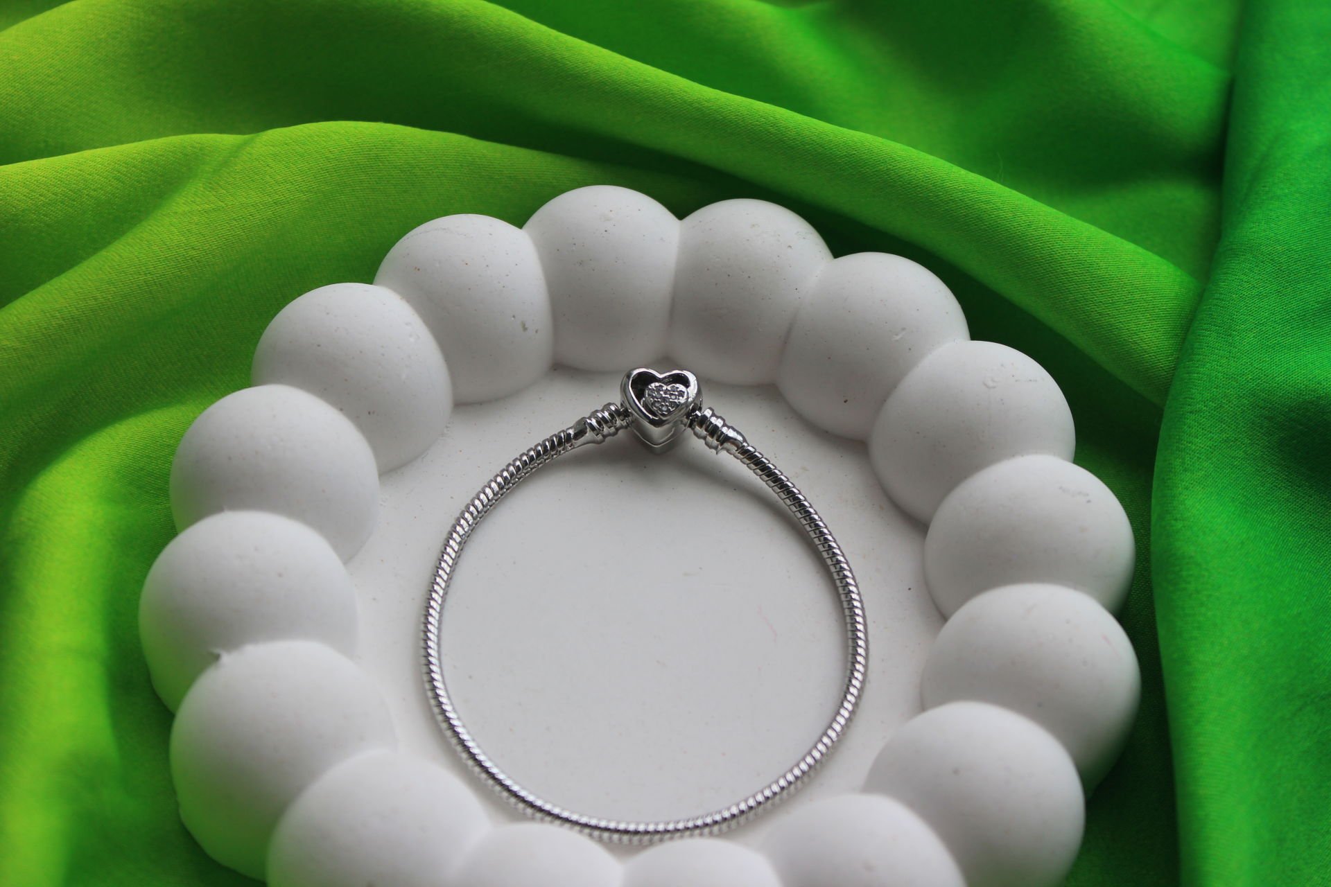 Kalp Desenli Charm Bileklik
