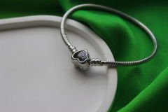 Kalp Desenli Charm Bileklik